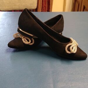 Jones New York Elegant Black Flats with Bow Accent Women's 7